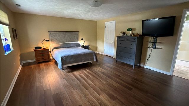 105 Woodstone Ln 61, New Kensington, PA 15068