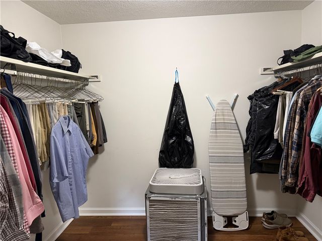 105 Woodstone Ln 61, New Kensington, PA 15068