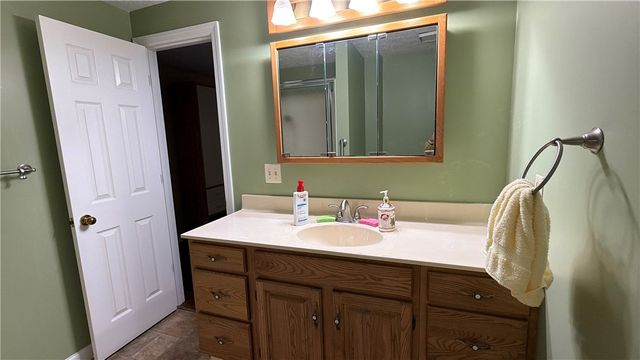 105 Woodstone Ln 61, New Kensington, PA 15068