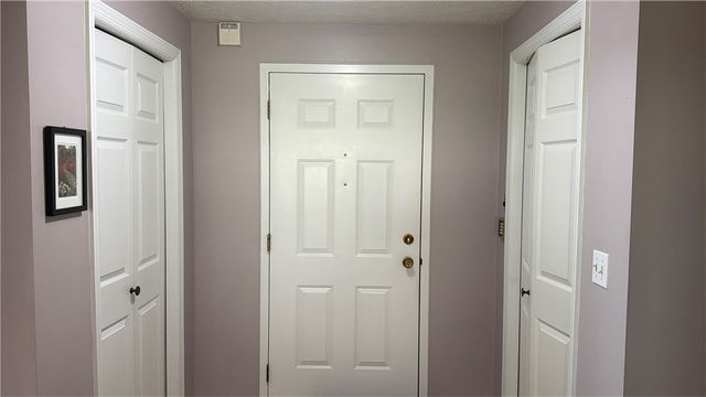 105 Woodstone Ln 61, New Kensington, PA 15068