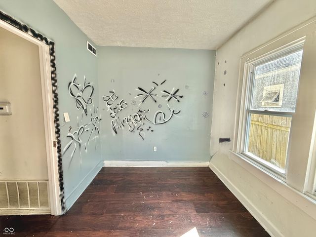 805 N Goodlet Avenue, Indianapolis, IN 46222