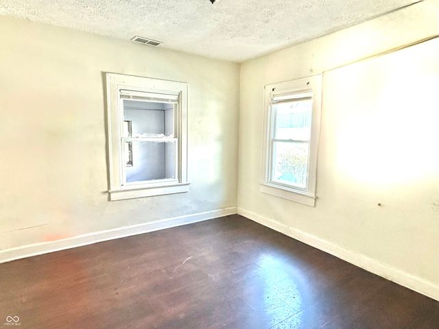 805 N Goodlet Avenue, Indianapolis, IN 46222