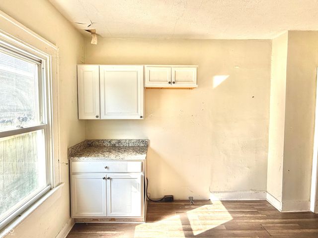 805 N Goodlet Avenue, Indianapolis, IN 46222