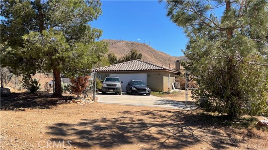 20465 Piedmont Road, Apple Valley, CA 92308