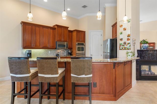 30 LAKESIDE DRIVE, Palm Coast, FL 32137