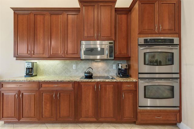 30 LAKESIDE DRIVE, Palm Coast, FL 32137