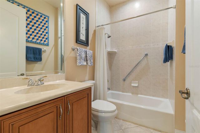 30 LAKESIDE DRIVE, Palm Coast, FL 32137