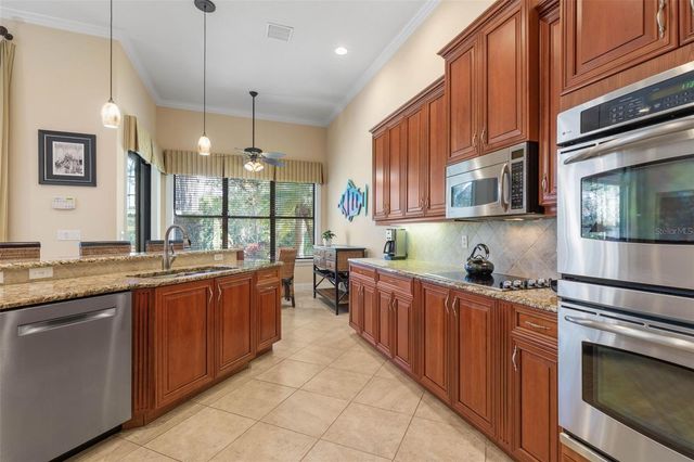 30 LAKESIDE DRIVE, Palm Coast, FL 32137