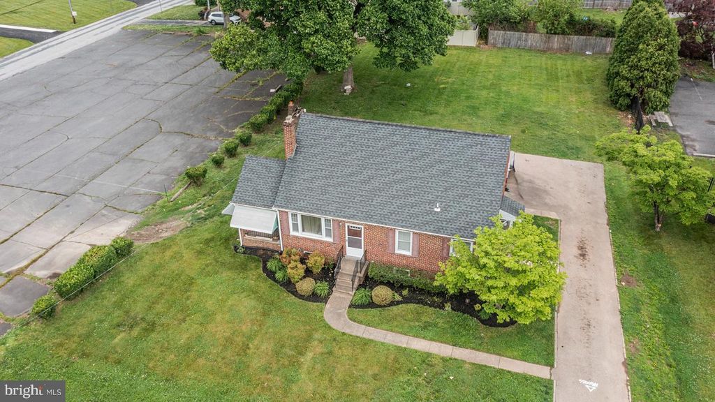 2107 DEKALB PIKE, Norristown, PA 19401