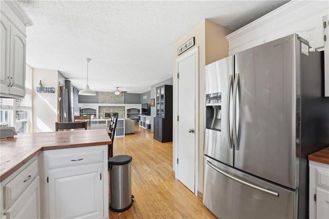 1147 E Sheridan Bridge Lane, Olathe, KS 66062