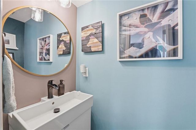 1147 E Sheridan Bridge Lane, Olathe, KS 66062