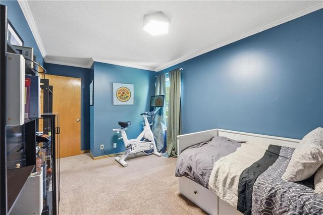 1147 E Sheridan Bridge Lane, Olathe, KS 66062