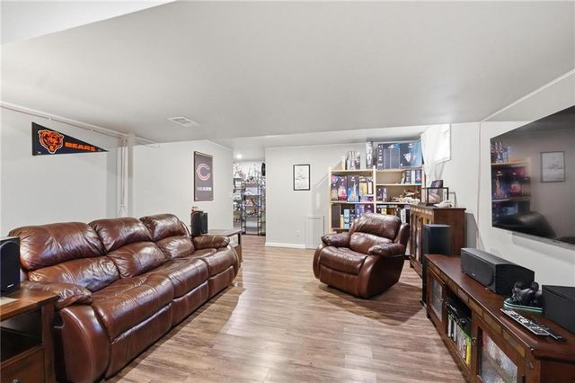 1147 E Sheridan Bridge Lane, Olathe, KS 66062