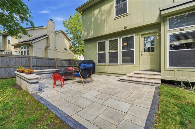 1147 E Sheridan Bridge Lane, Olathe, KS 66062