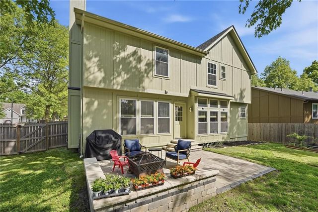 1147 E Sheridan Bridge Lane, Olathe, KS 66062