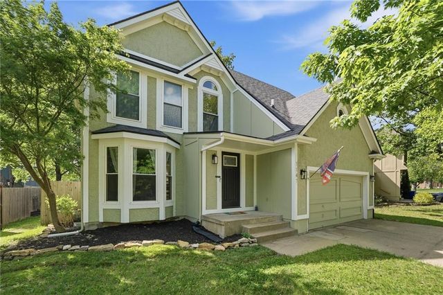 1147 E Sheridan Bridge Lane, Olathe, KS 66062