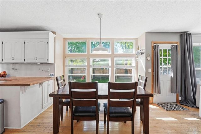1147 E Sheridan Bridge Lane, Olathe, KS 66062