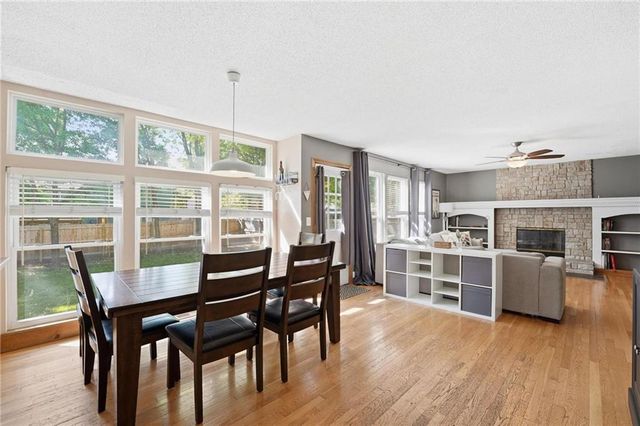 1147 E Sheridan Bridge Lane, Olathe, KS 66062