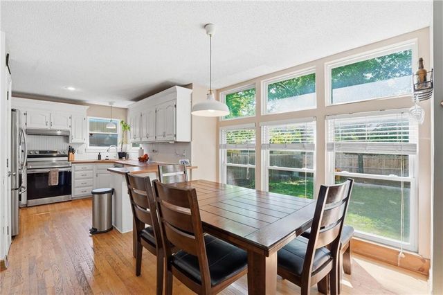 1147 E Sheridan Bridge Lane, Olathe, KS 66062