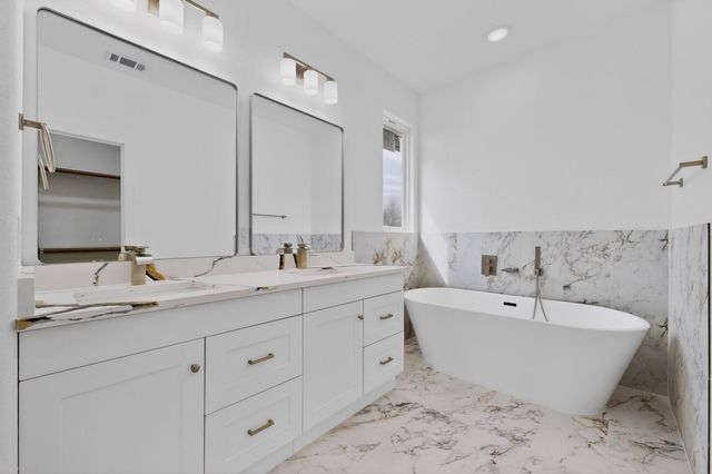 133 Kawainui LN, Bastrop, TX 78602