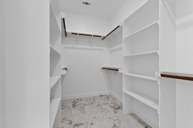 133 Kawainui LN, Bastrop, TX 78602