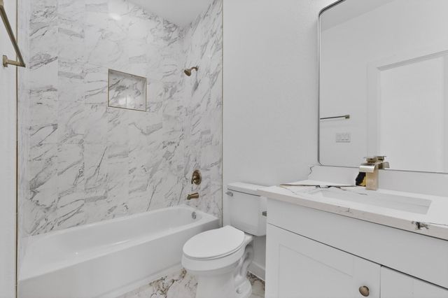 133 Kawainui LN, Bastrop, TX 78602