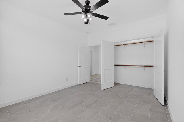 133 Kawainui LN, Bastrop, TX 78602