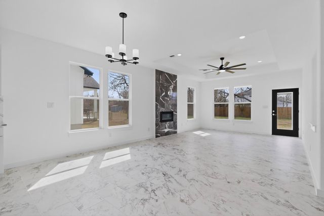 133 Kawainui LN, Bastrop, TX 78602