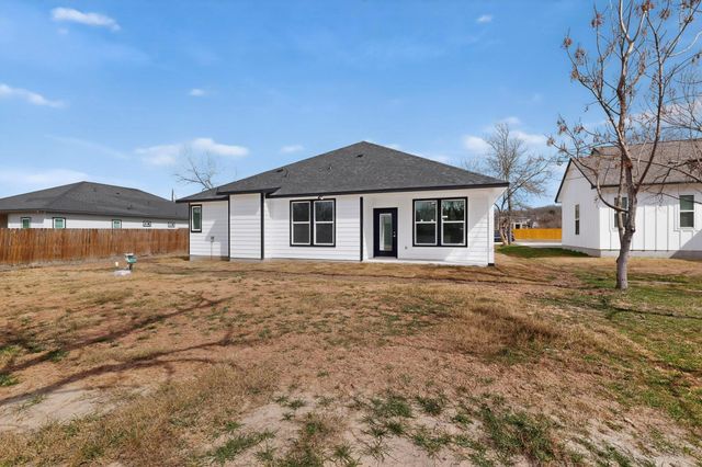 133 Kawainui LN, Bastrop, TX 78602