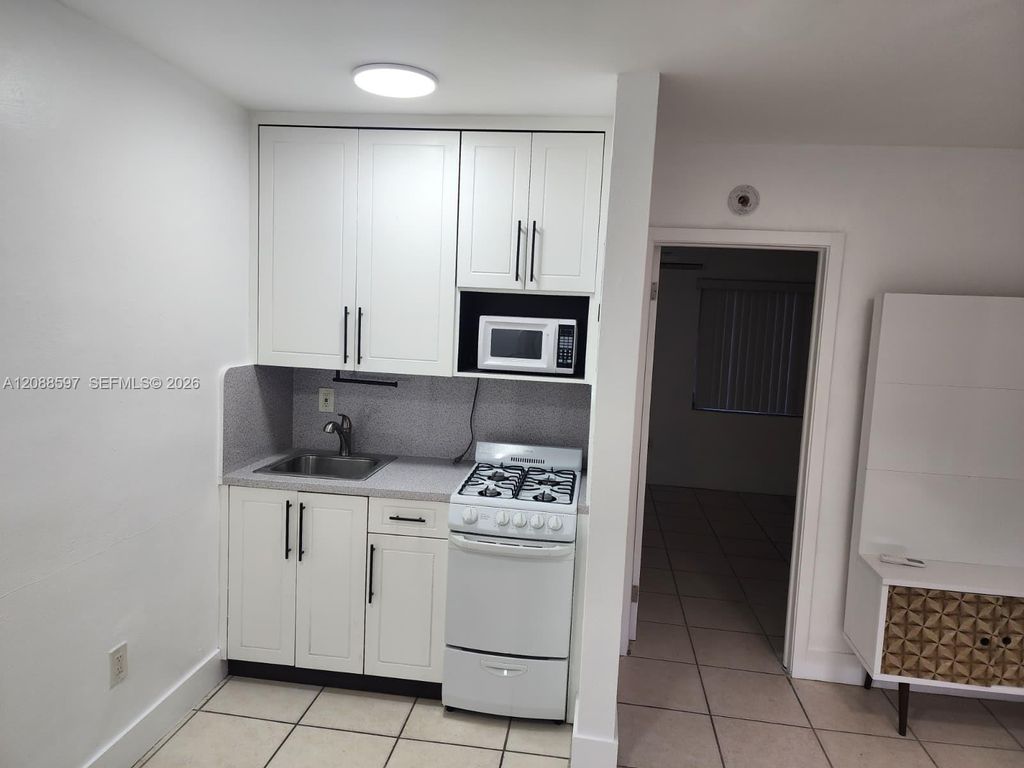 443 SW 4th Avenue 3, Miami, FL 33130