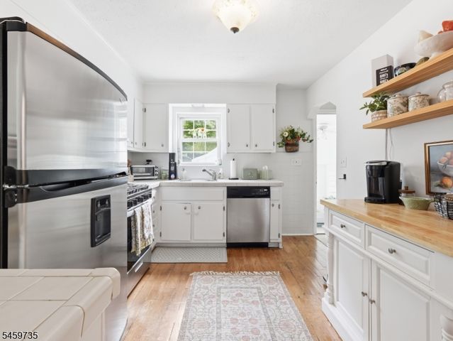 2025 Hill Top Rd, Scotch Plains Twp., NJ 07076