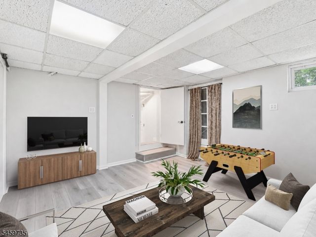 2025 Hill Top Rd, Scotch Plains Twp., NJ 07076
