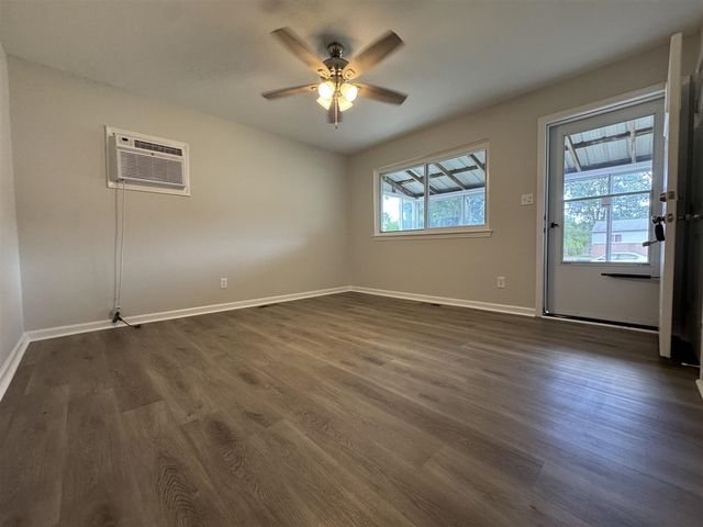 1613 Harvest Lane, Ypsilanti, MI 48198