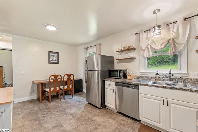 203 E 2nd Avenue, Easley, SC 29640