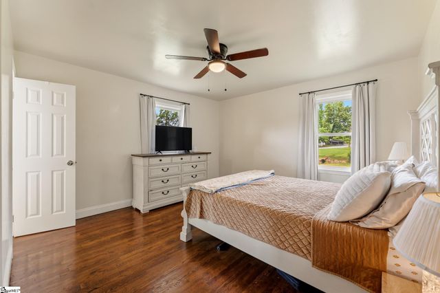 203 E 2nd Avenue, Easley, SC 29640