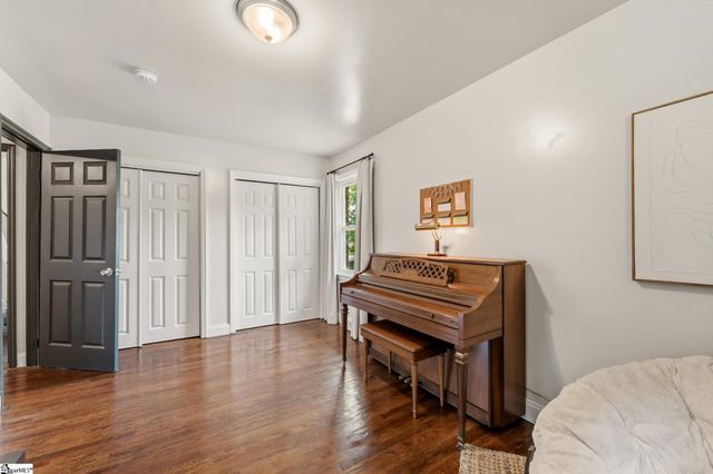 203 E 2nd Avenue, Easley, SC 29640