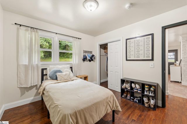 203 E 2nd Avenue, Easley, SC 29640