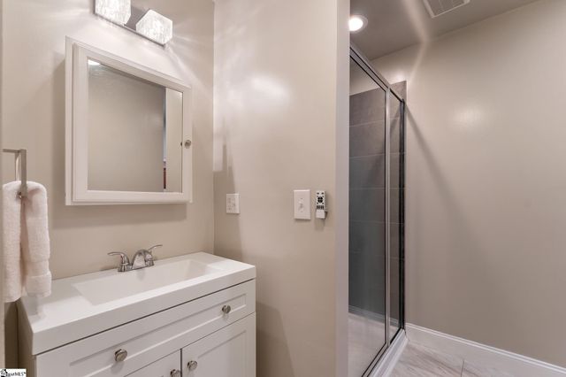 203 E 2nd Avenue, Easley, SC 29640