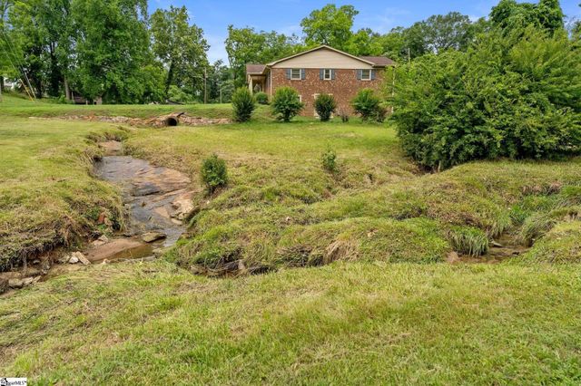 203 E 2nd Avenue, Easley, SC 29640