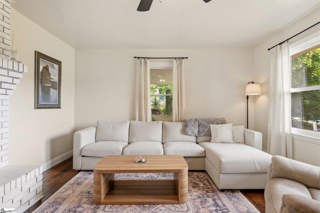 203 E 2nd Avenue, Easley, SC 29640