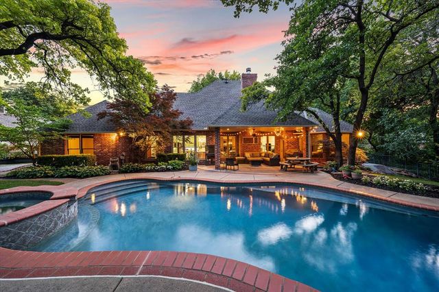 3824 Deerbrook Court, Edmond, OK 73003