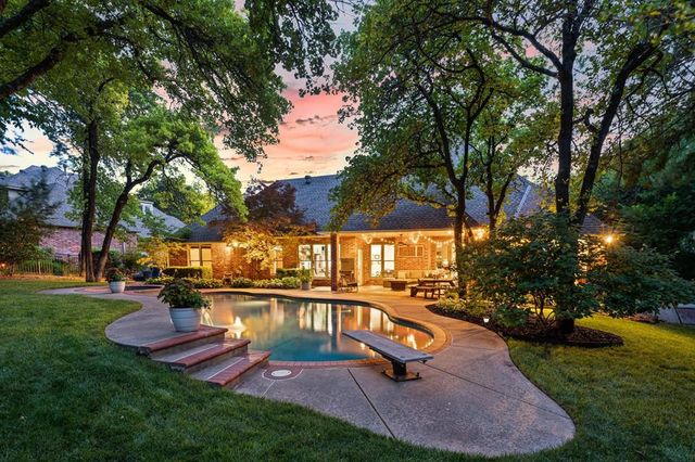 3824 Deerbrook Court, Edmond, OK 73003