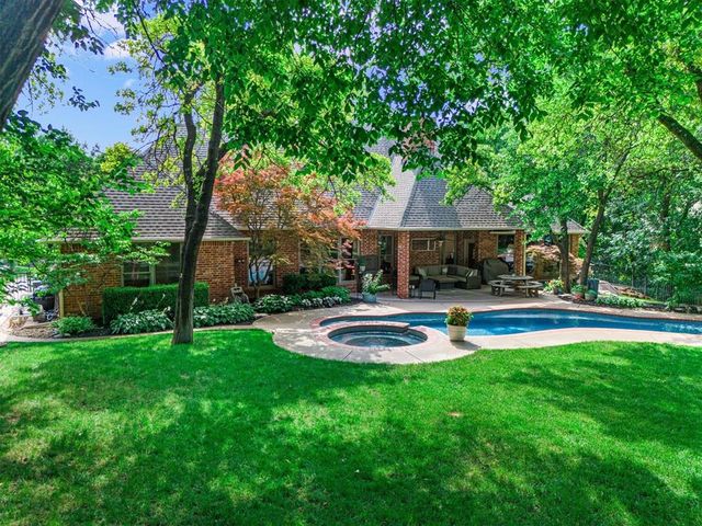 3824 Deerbrook Court, Edmond, OK 73003