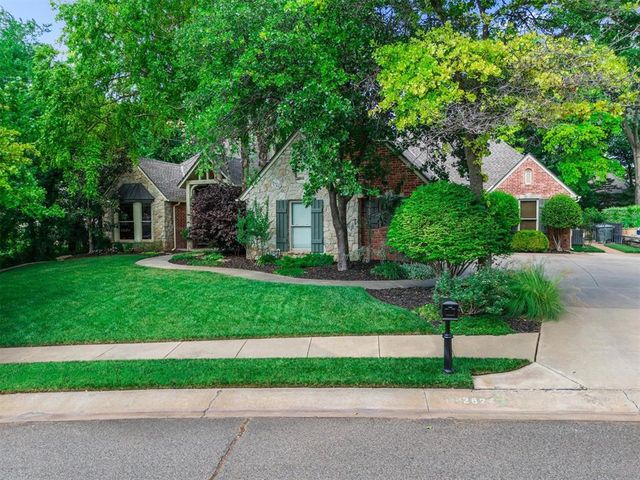 3824 Deerbrook Court, Edmond, OK 73003