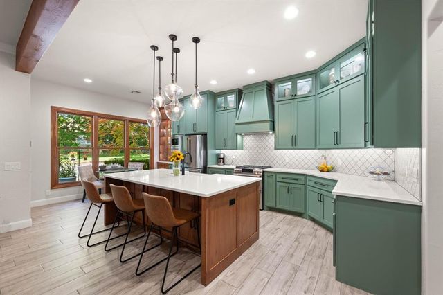 3824 Deerbrook Court, Edmond, OK 73003
