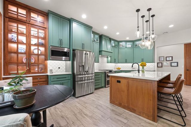 3824 Deerbrook Court, Edmond, OK 73003