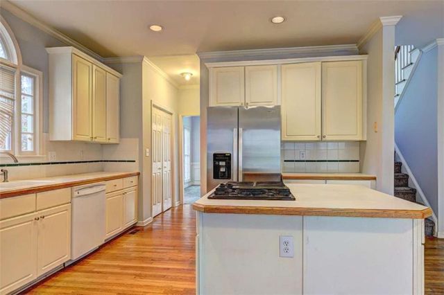 980 Laurel Springs Lane, Marietta, GA 30064