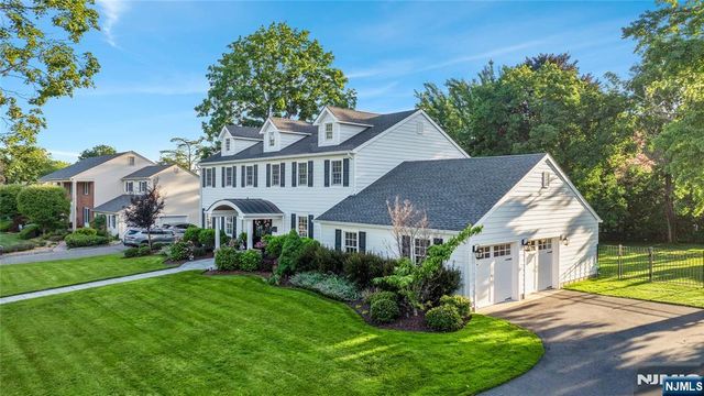 687 East Drive, Oradell, NJ 07649