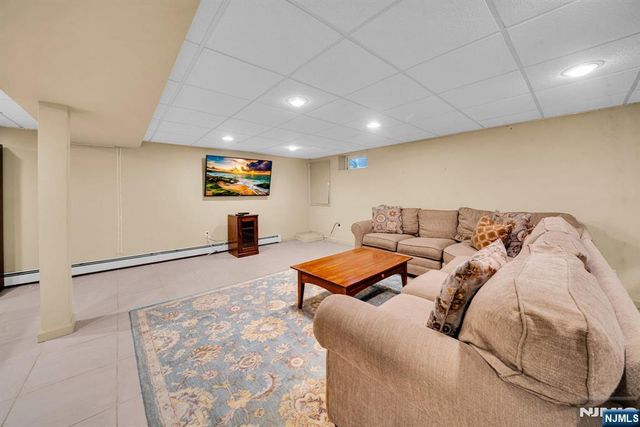 687 East Drive, Oradell, NJ 07649