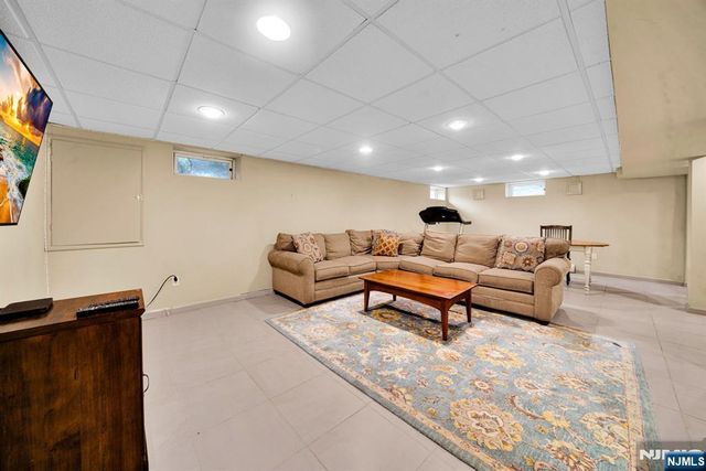 687 East Drive, Oradell, NJ 07649